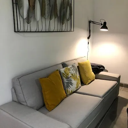 Loben House Apartment *